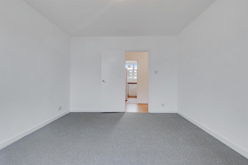 Images for Holmbush Road, London