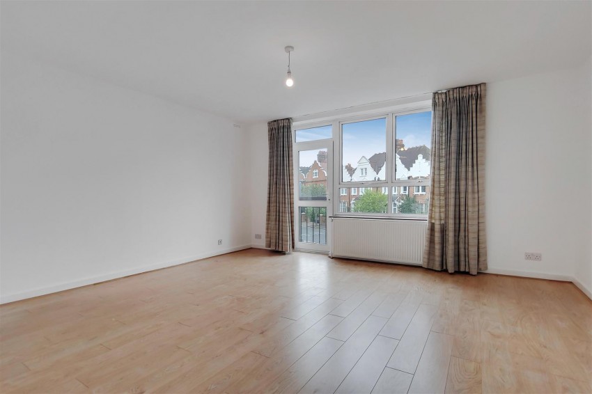 Images for Holmbush Road, London