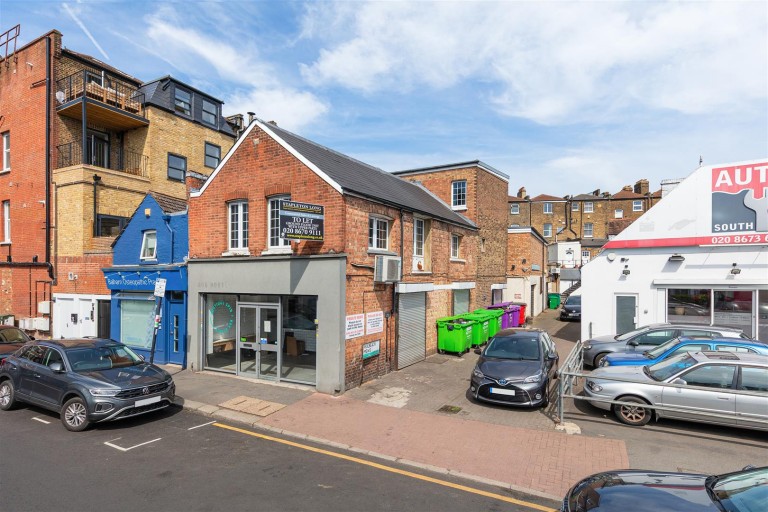 Holbeach Mews, Balham