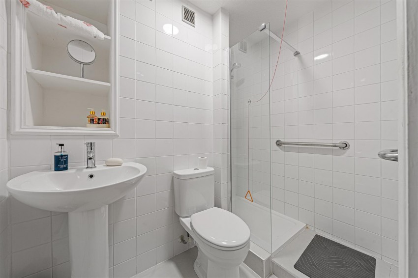 Images for Cedar Close, London