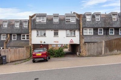 Yeoman Close, London