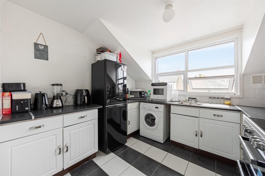 Images for Yeoman Close, London