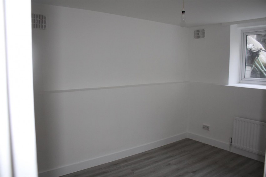 Images for Gleneagle Road, London