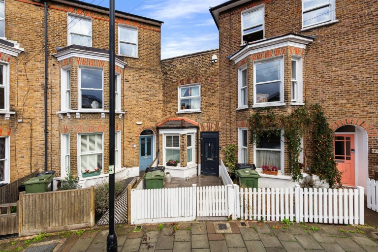 Rommany Road, London