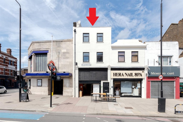 Balham High Road, London